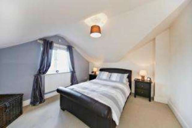  Image of 1 bedroom Flat for sale in Elmers End Road Beckenham BR3 at 173 Elmers End Road Beckenham Eden Park, BR3 4SZ