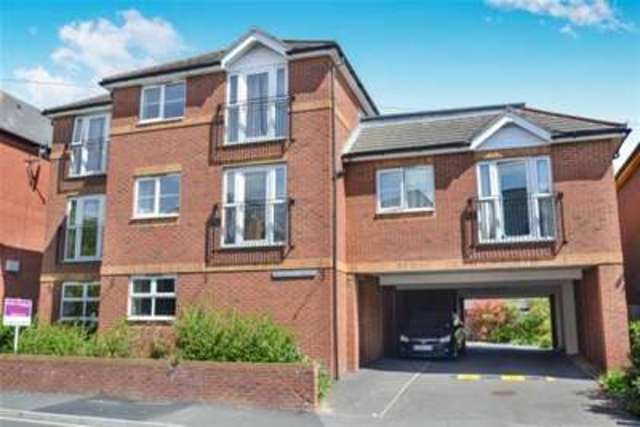  Image of 2 bedroom Flat to rent in Bullar Road Southampton SO18 at Southampton, SO18 1GU