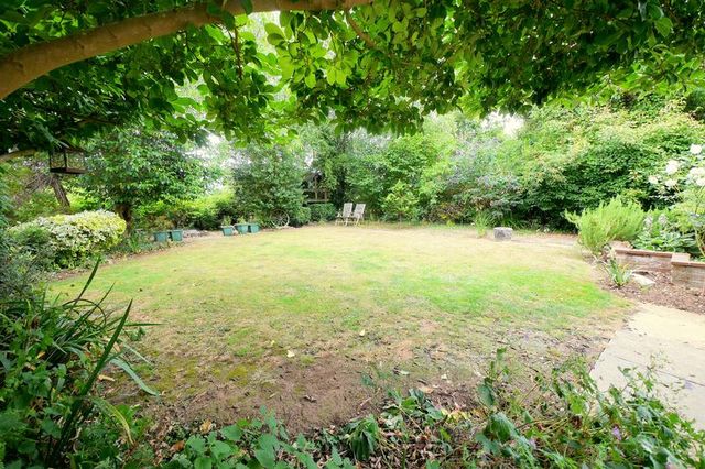  Image of 4 bedroom Detached house for sale in Burcot Park Burcot Abingdon OX14 at Burcot Park  Burcot, OX14 3DH