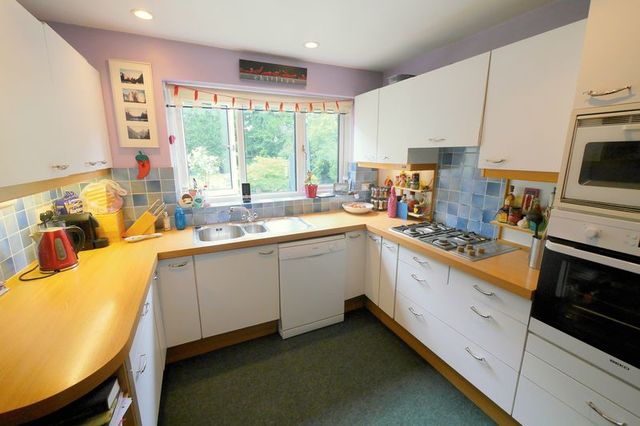  Image of 4 bedroom Detached house for sale in Burcot Park Burcot Abingdon OX14 at Burcot Park  Burcot, OX14 3DH