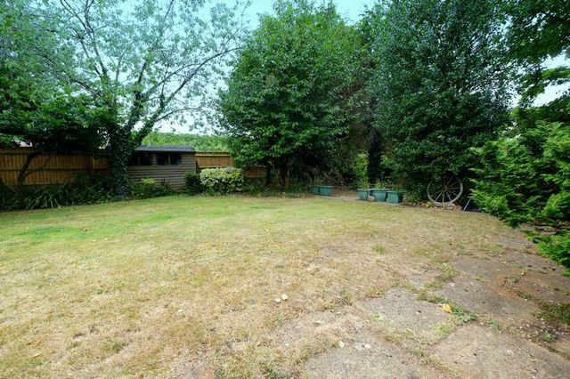  Image of 4 bedroom Detached house for sale in Burcot Park Burcot Abingdon OX14 at Burcot Park  Burcot, OX14 3DH