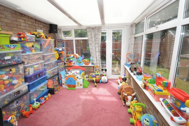  Image of 3 bedroom Semi-Detached house for sale in Butely Road Luton LU4 at Butely Road  Luton, LU4 9EW