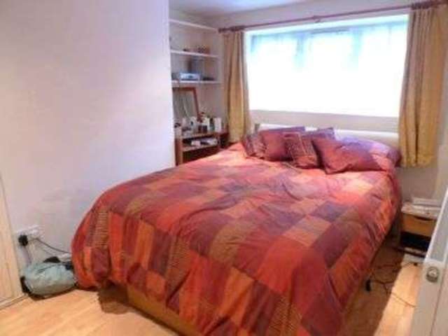  Image of Studio flat to rent in Caledonian Road London N1 at Caledonian Road  London, N1 9BT