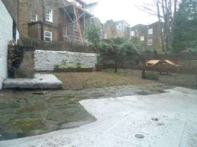  Image of Studio flat to rent in Caledonian Road London N1 at Caledonian Road  London, N1 9BT