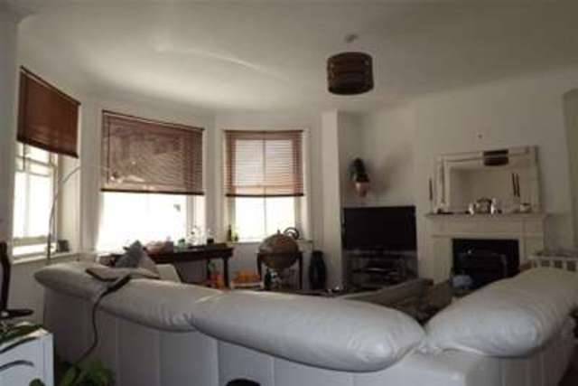  Image of 1 bedroom Flat to rent in Cambridge Road Hove BN3 at Hove, BN3 1DE