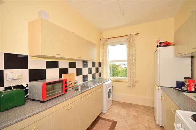  Image of 3 bedroom Terraced house for sale in Cambridge Road East Cowes PO32 at East Cowes Isle of Wight East Cowes, PO32 6AE