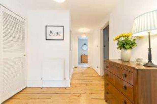  Image of 2 bedroom Flat for sale in Cartvale Road Glasgow G42 at Glasgow Lanarkshire Pollokshaws, G42 9RW