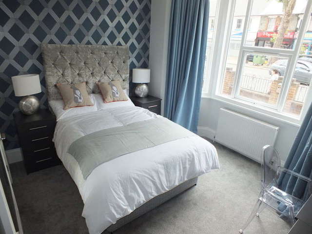  Image of 1 bedroom Detached house to rent in Caversham Road Reading RG1 at Reading Berkshire Reading, RG1 8AZ