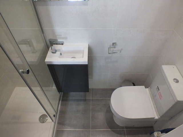  Image of 1 bedroom Detached house to rent in Caversham Road Reading RG1 at Reading Berkshire Reading, RG1 8AZ
