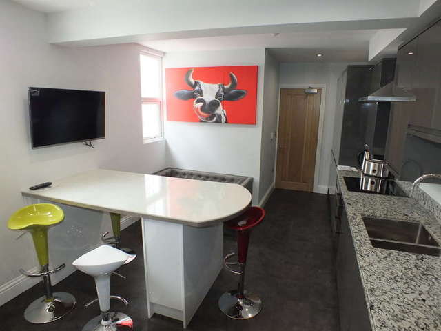  Image of 1 bedroom Detached house to rent in Caversham Road Reading RG1 at Reading Berkshire Reading, RG1 8AZ