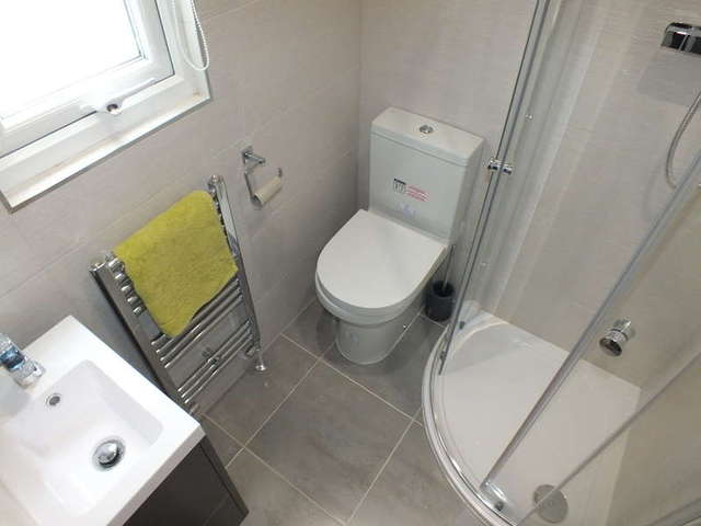  Image of 1 bedroom Detached house to rent in Caversham Road Reading RG1 at Reading Berkshire Reading, RG1 8AZ