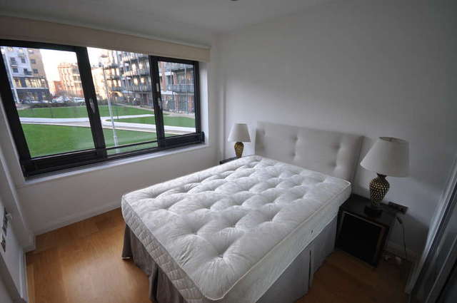  Image of 1 bedroom Flat to rent in Larden Road London W3 at Larden Road  Chiswick, W3 7DR