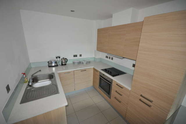  Image of 1 bedroom Flat to rent in Larden Road London W3 at Larden Road  Chiswick, W3 7DR