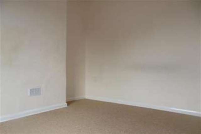  Image of 4 bedroom Property to rent in Charnwood Grove West Bridgford Nottingham NG2 at Nottingham, NG2 7NT