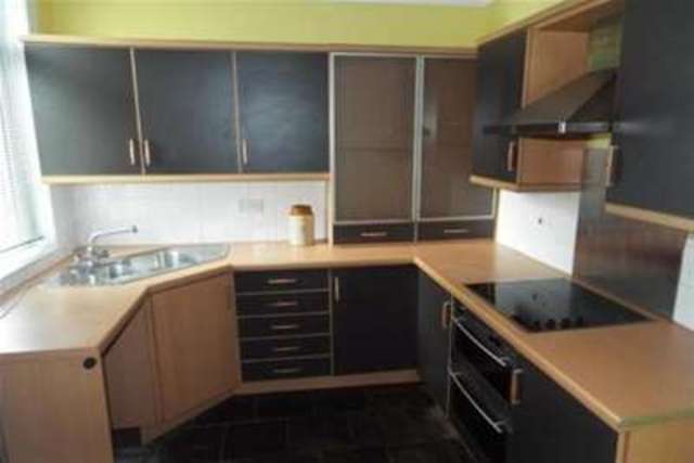  Image of 3 bedroom Terraced house to rent in Chesham Road Bury BL9 at Bury, BL9 6LS