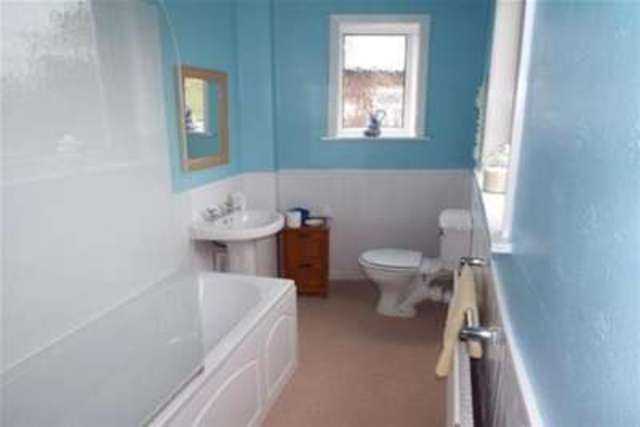  Image of 3 bedroom Terraced house to rent in Chesham Road Bury BL9 at Bury, BL9 6LS
