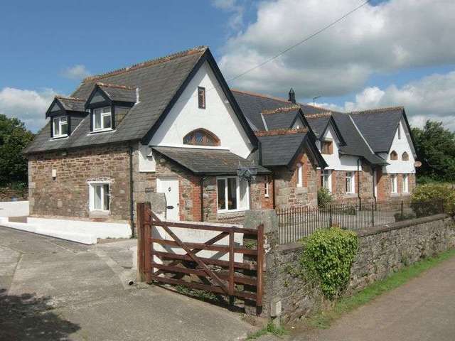  Image of 5 bedroom Detached house for sale in Chilsworthy Gunnislake PL18 at Chilsworthy, PL18 9PB