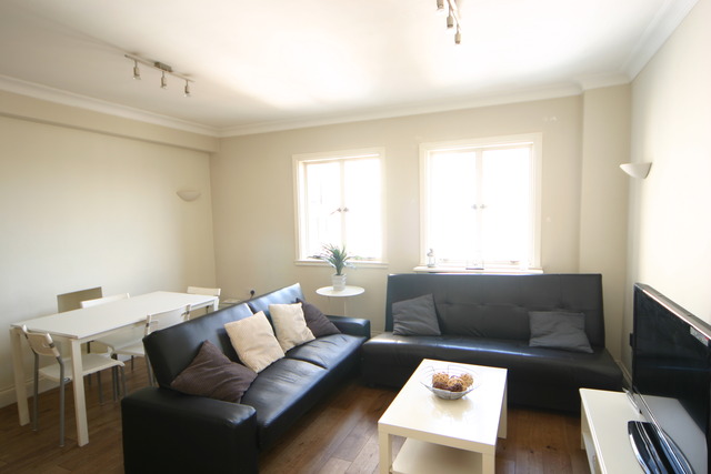  Image of 3 bedroom Flat to rent in Baker Street London NW1 at Baker Street  Marylebone, NW1 5SH