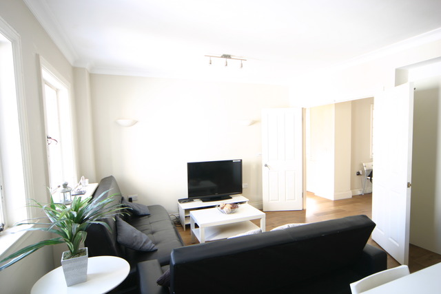  Image of 3 bedroom Flat to rent in Baker Street London NW1 at Baker Street  Marylebone, NW1 5SH