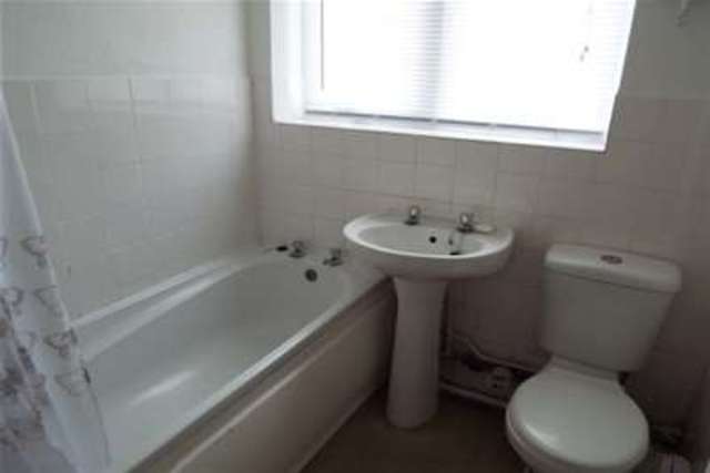  Image of 2 bedroom Flat to rent in New Road Coventry CV6 at Coventry, CV6 2EP