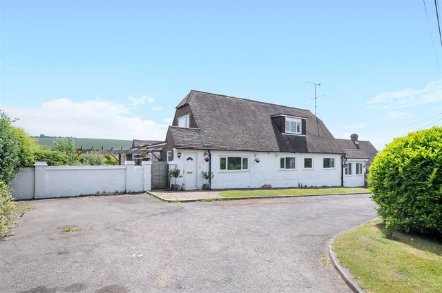  Image of 6 bedroom Detached house to rent in Church Lane Pyecombe Brighton BN45 at Church Lane Pyecombe Brighton, BN45 7FE