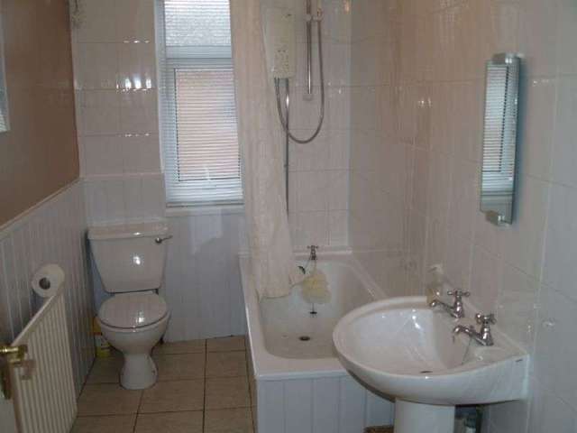  Image of 3 bedroom Terraced house to rent in Cinder Lane Bootle L20 at Cinder Lane  Bootle, L20 6DP