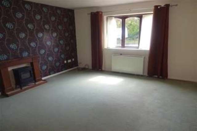  Image of 2 bedroom Flat to rent in Circuit Close Willenhall WV13 at Willenhall, WV13 1EB