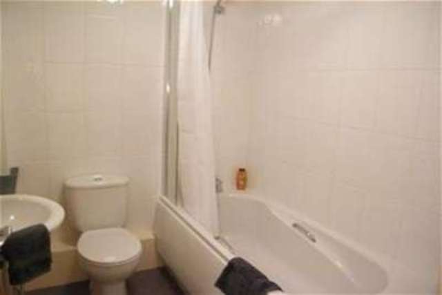  Image of 2 bedroom Flat to rent in City Road Chester CH1 at Chester, CH1 3AB