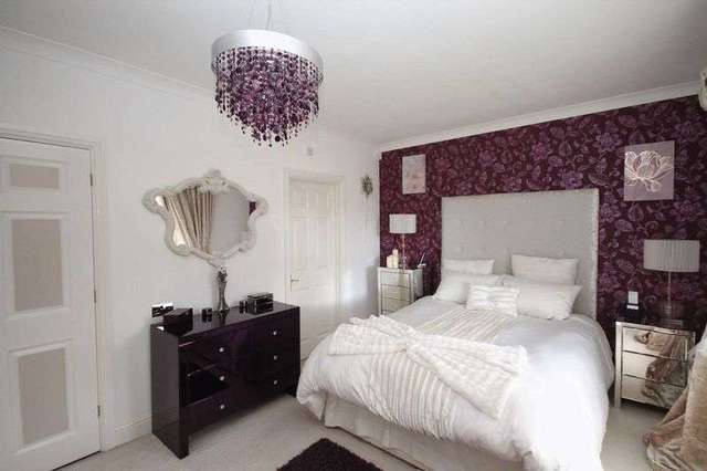  Image of 4 bedroom Detached house to rent in Clarence Gate Woodford Green IG8 at Clarence Gate  Woodford Green, IG8 8GN