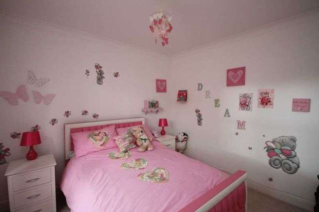  Image of 4 bedroom Detached house to rent in Clarence Gate Woodford Green IG8 at Clarence Gate  Woodford Green, IG8 8GN