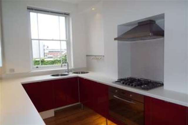  Image of 3 bedroom Maisonette to rent in Clarence Road East Cowes PO32 at East Cowes, PO32 6EP