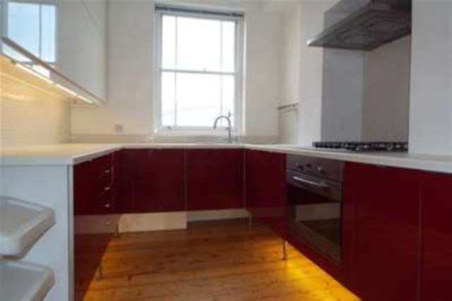  Image of 3 bedroom Maisonette to rent in Clarence Road East Cowes PO32 at East Cowes, PO32 6EP