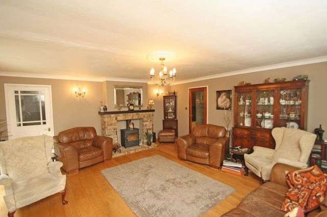  Image of 3 bedroom Detached house for sale in Claridge Gardens Dormansland Lingfield RH7 at 3 Claridge Gardens Dormansland Lingfield, RH7 6HZ