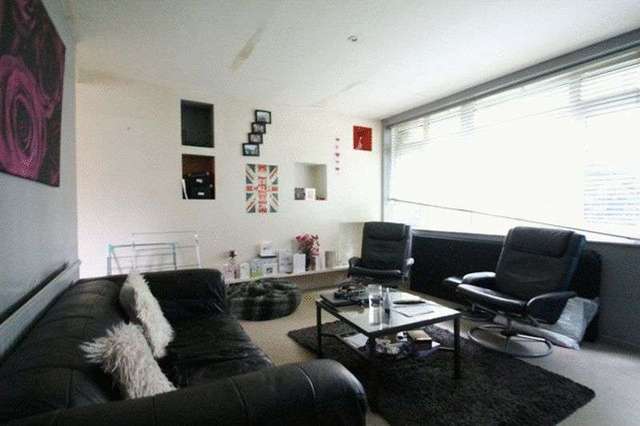  Image of 2 bedroom Property to rent in Cluny Estate London SE1 at Cluny Estate  London, SE1 3UL