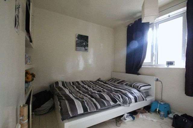  Image of 2 bedroom Property to rent in Cluny Estate London SE1 at Cluny Estate  London, SE1 3UL