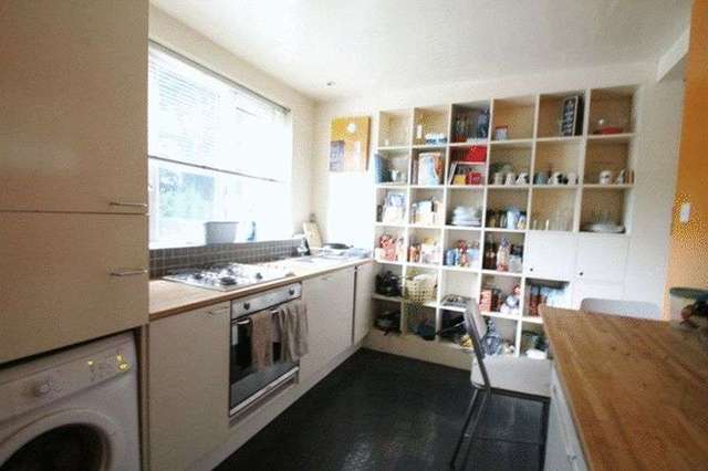 Image of 2 bedroom Property to rent in Cluny Estate London SE1 at Cluny Estate  London, SE1 3UL