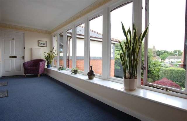  Image of 1 bedroom Apartment for sale in Reading Road Pangbourne Reading RG8 at Pangbourne  Reading, RG8 7HS