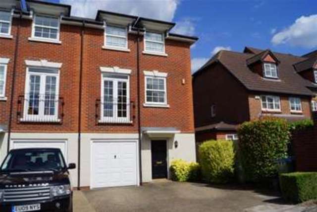  Image of 3 bedroom Property to rent in White Lion Gate Cobham KT11 at Cobham, KT11 1AQ