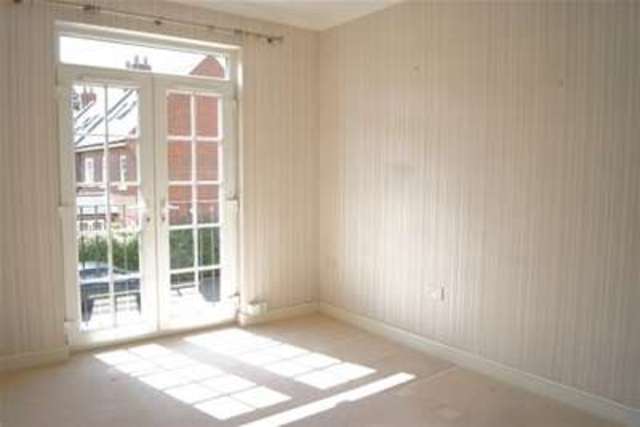  Image of 3 bedroom Property to rent in White Lion Gate Cobham KT11 at Cobham, KT11 1AQ