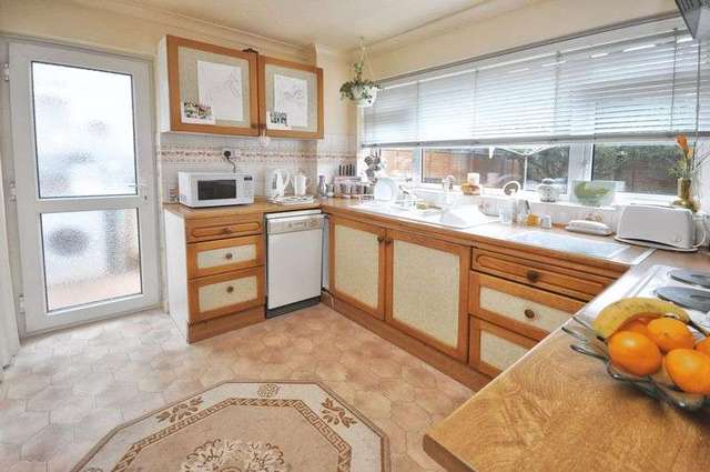  Image of 3 bedroom Detached house for sale in Coleridge Drive Abingdon OX14 at Coleridge Drive  Abingdon, OX14 5NT