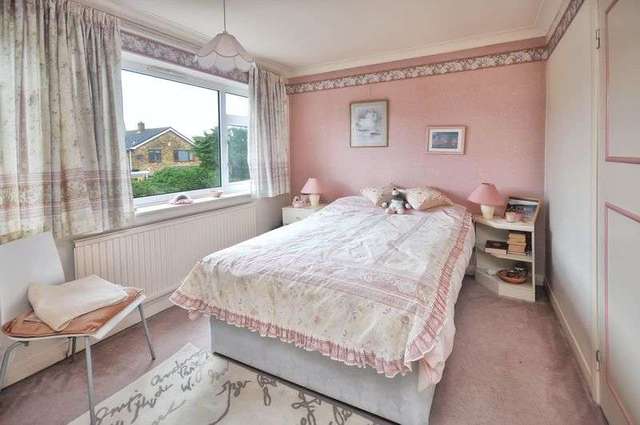  Image of 3 bedroom Detached house for sale in Coleridge Drive Abingdon OX14 at Coleridge Drive  Abingdon, OX14 5NT