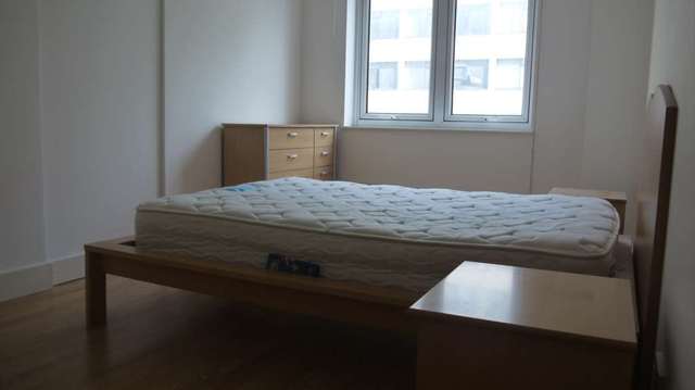  Image of 1 bedroom Flat to rent in Commercial Road London E1 at Commercial Road Aldgate East London, E1 1NZ