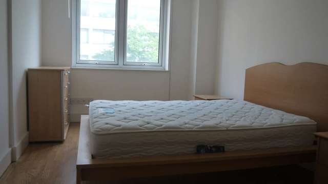  Image of 1 bedroom Flat to rent in Commercial Road London E1 at Commercial Road Aldgate East London, E1 1NZ