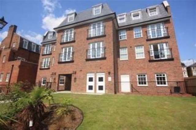  Image of 2 bedroom Flat to rent in Constable Mews Bromley BR1 at Bromley, BR1 3BF