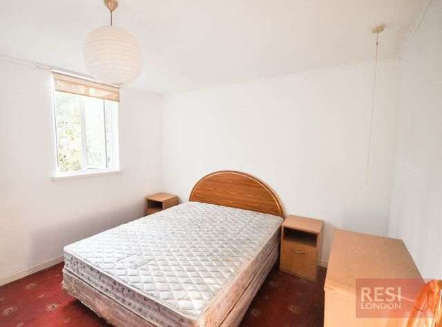 Image of 4 bedroom Flat to rent in Coopers Lane London NW1 at Coopers Lane  London, NW1 1HA