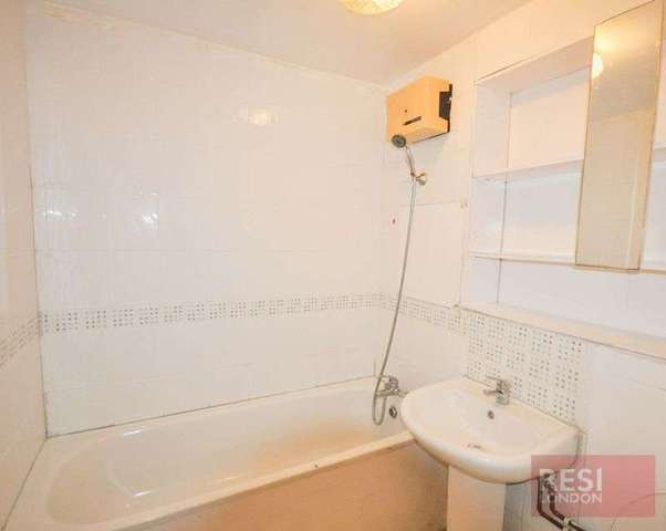  Image of 4 bedroom Flat to rent in Coopers Lane London NW1 at Coopers Lane  London, NW1 1HA