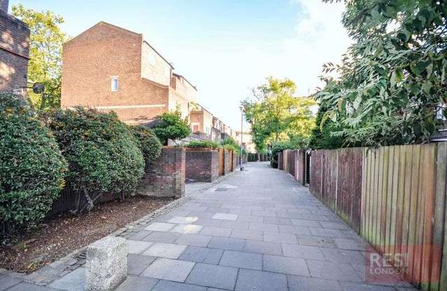  Image of 4 bedroom Flat to rent in Coopers Lane London NW1 at Coopers Lane  London, NW1 1HA