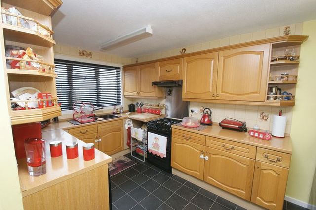 Image of 3 bedroom Detached house to rent in Jarman Close Hemel Hempstead HP3 at Jarman Close Cornerhall Hemel Hempstead, HP3 9JG