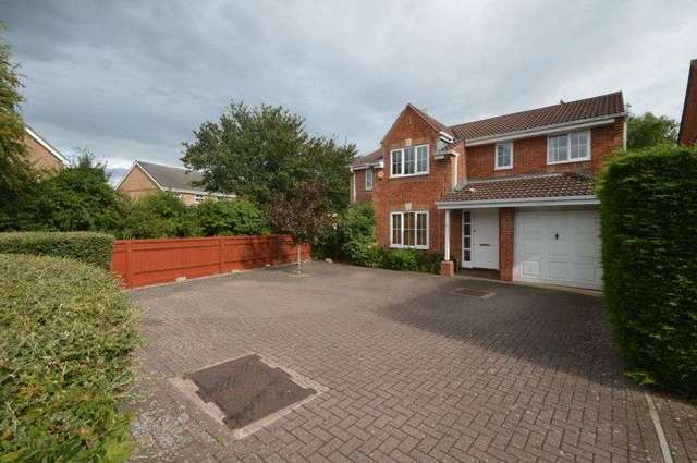  Image of 4 bedroom Detached house for sale in Crabtree Copse Peatmoor Swindon SN5 at Crabtree Copse  Swindon, SN5 5AU