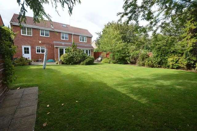  Image of 4 bedroom Detached house for sale in Crabtree Copse Peatmoor Swindon SN5 at Crabtree Copse  Swindon, SN5 5AU